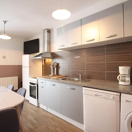 Triplex Au 1er Etage, 250 M Des Thermes, Proche Commerces, Wifi, Max. 6 Pers., Sans Ascenseur - Fr-1-415-107 *